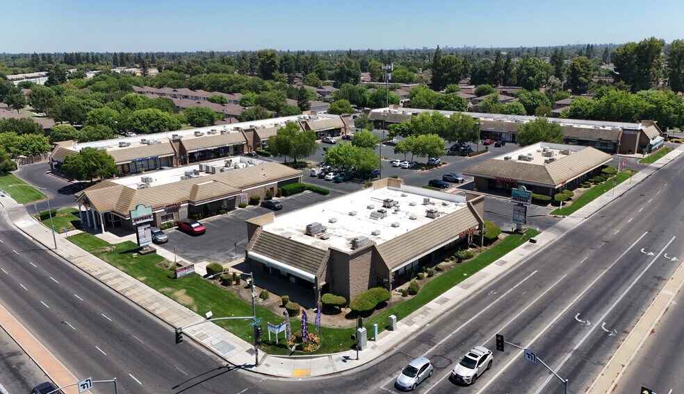 2745-2787 W Shaw Ave, Fresno, CA à louer - Aérien – Image 2 sur 7