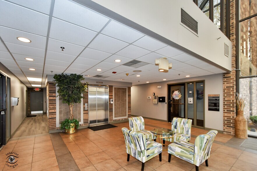 935 W 175th St, Homewood, IL à vendre - Photo intérieure – Image 3 sur 7