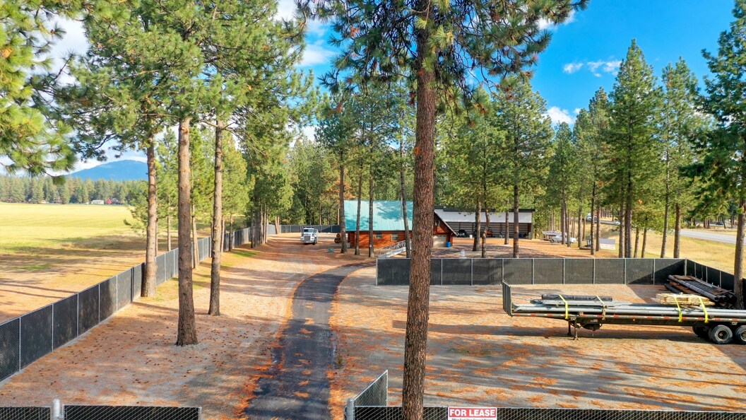 4020 N Huetter Rd, Coeur d'Alene, ID à louer Photo principale– Image 1 sur 3