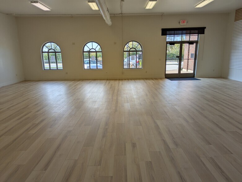 1255-1263 S Monroe Ave, Green Bay, WI à louer - Photo intérieure – Image 3 sur 25