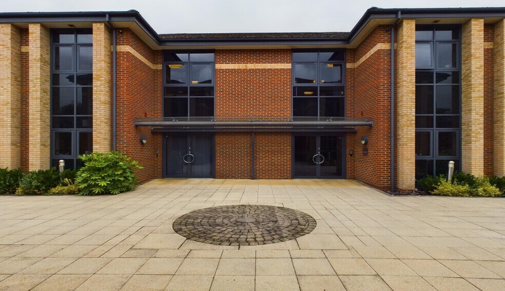 24-26 Queensbridge, Northampton à louer - Photo de l’immeuble – Image 3 sur 33