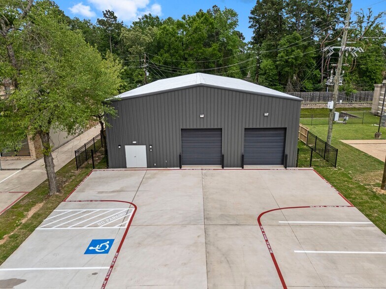 810 Honea Egypt Rd., Magnolia, TX à louer - Photo principale – Image 1 sur 9