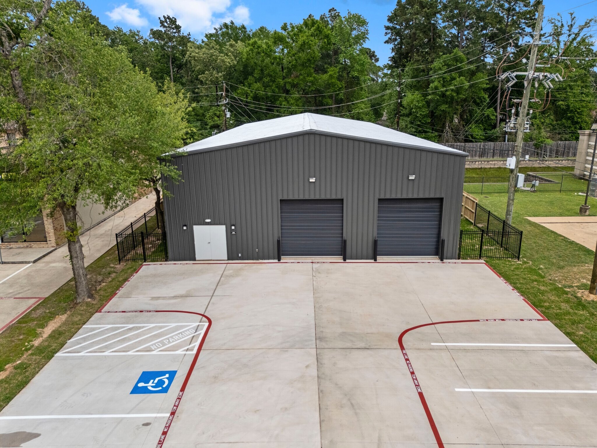 810 Honea Egypt Rd., Magnolia, TX à louer Photo principale– Image 1 sur 10