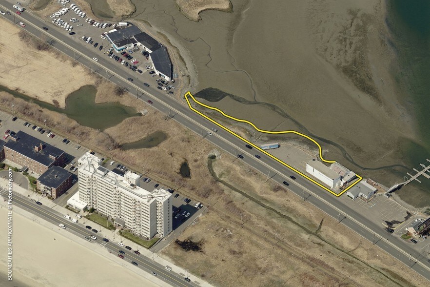 585 N Shore Rd, Revere, MA à louer - Aérien – Image 2 sur 20
