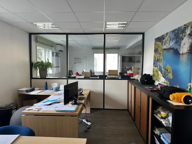 Local d'activités dans Velaux à vendre Photo intérieure– Image 1 sur 5