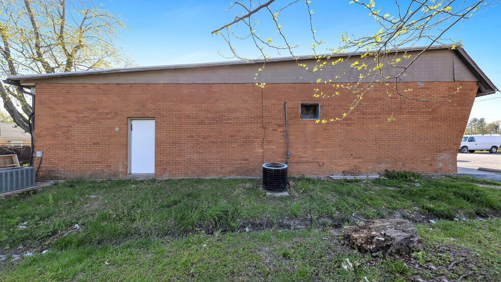 10234 Lincoln Trl, Fairview Heights, IL à vendre - Photo de l’immeuble – Image 3 sur 10