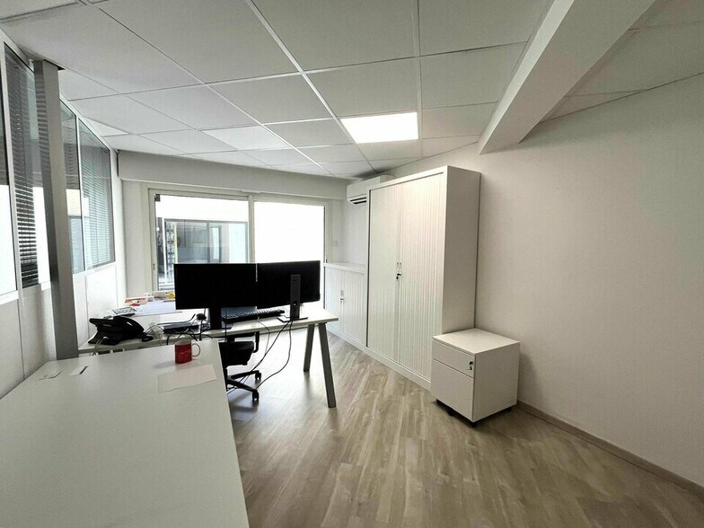 Bureau dans Saint-Raphaël à louer - Photo intérieure – Image 3 sur 12