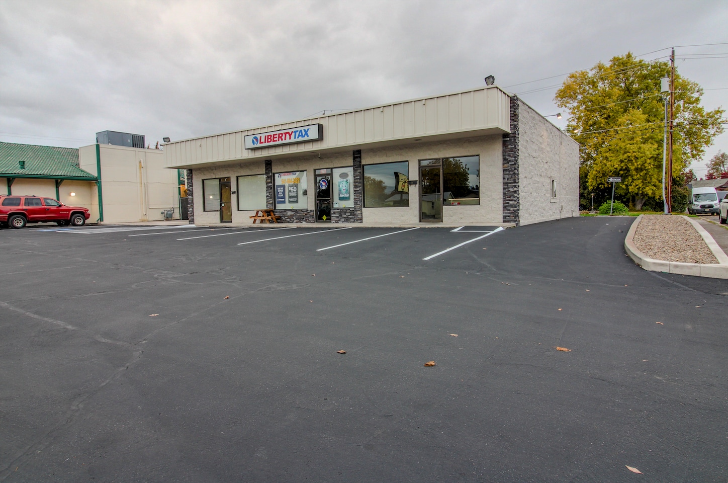 839 E Pine St, Central Point, OR à louer Photo intérieure– Image 1 sur 8