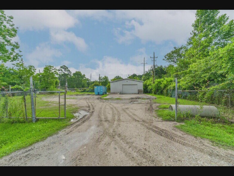 14133 Ravendale Rd, Humble, TX à vendre - Vidéo sur l’annonce professionnelle – Image 2 sur 18