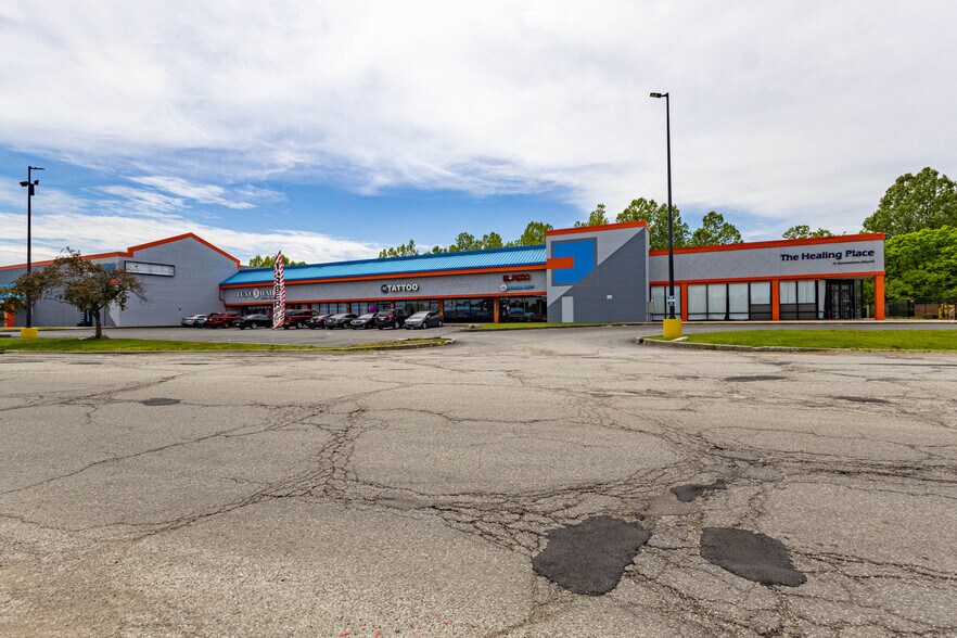 3643-3749 Commercial Dr, Indianapolis, IN à louer - Photo de l’immeuble – Image 3 sur 5