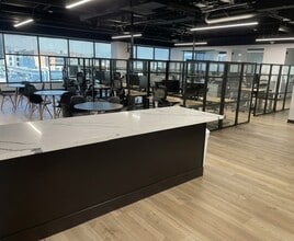 200 E Van Buren St, Phoenix, AZ à louer Photo intérieure– Image 1 sur 9