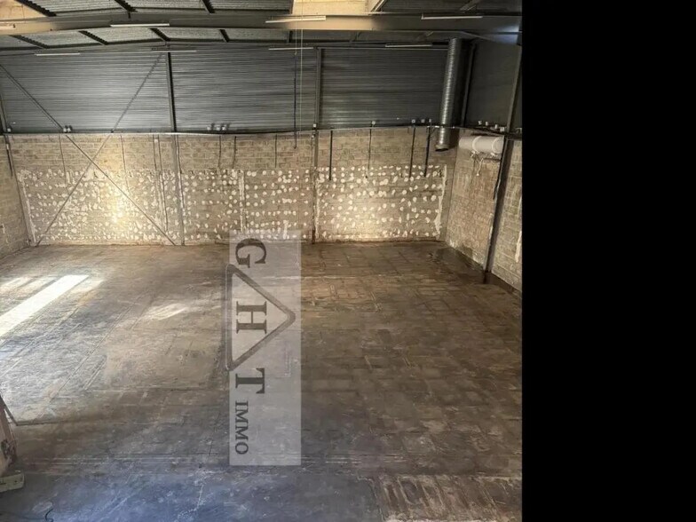 Industriel/Logistique dans Châtillon à vendre - Photo de l’immeuble – Image 3 sur 6