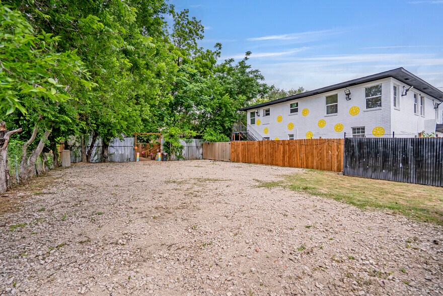 3319 Airline Dr, Houston, TX à louer - Photo de l’immeuble – Image 3 sur 6