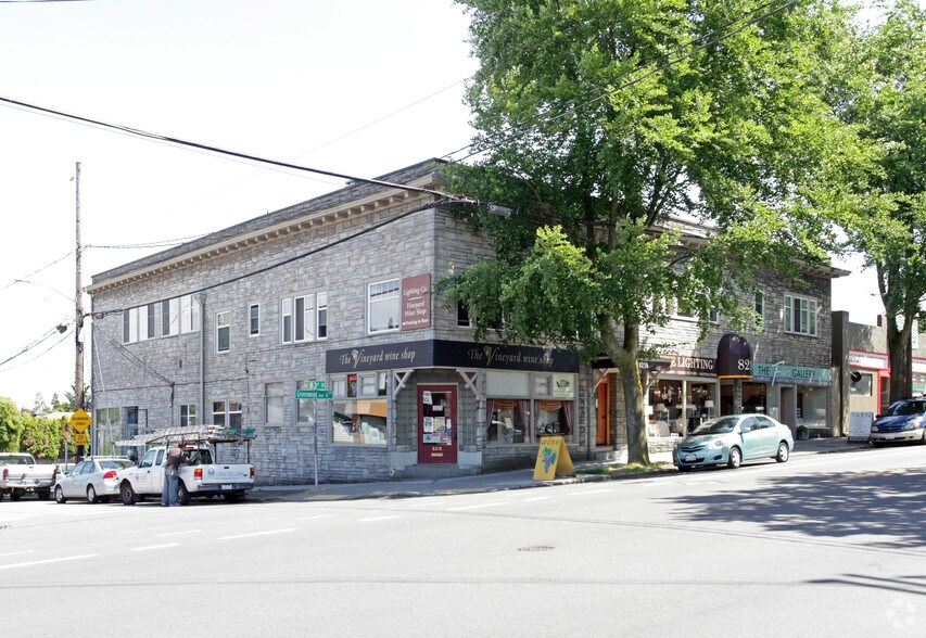 8212-8218 Greenwood Ave N, Seattle, WA à louer - Photo principale – Image 1 sur 24
