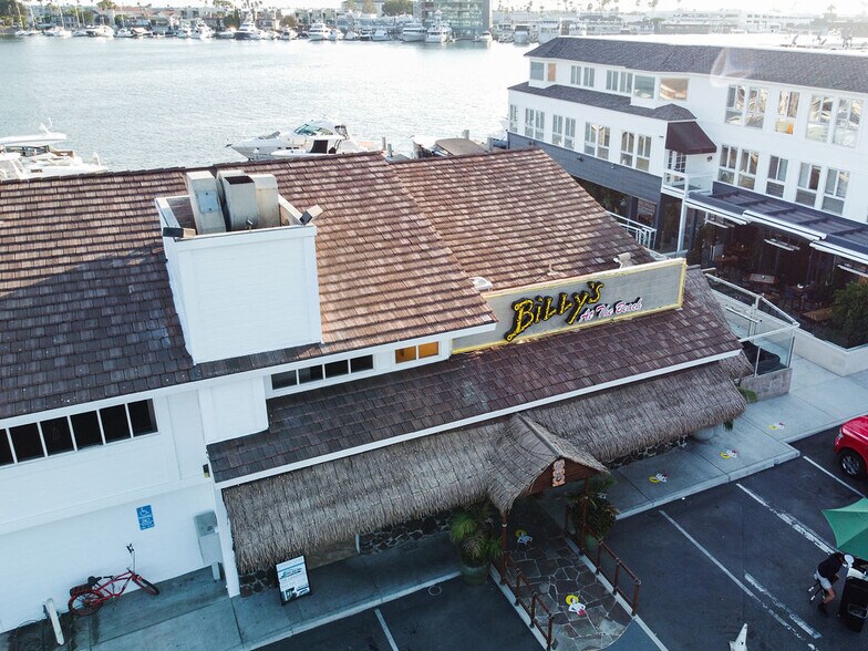 2751 W Coast Hwy, Newport Beach, CA à louer - Photo de l’immeuble – Image 3 sur 26