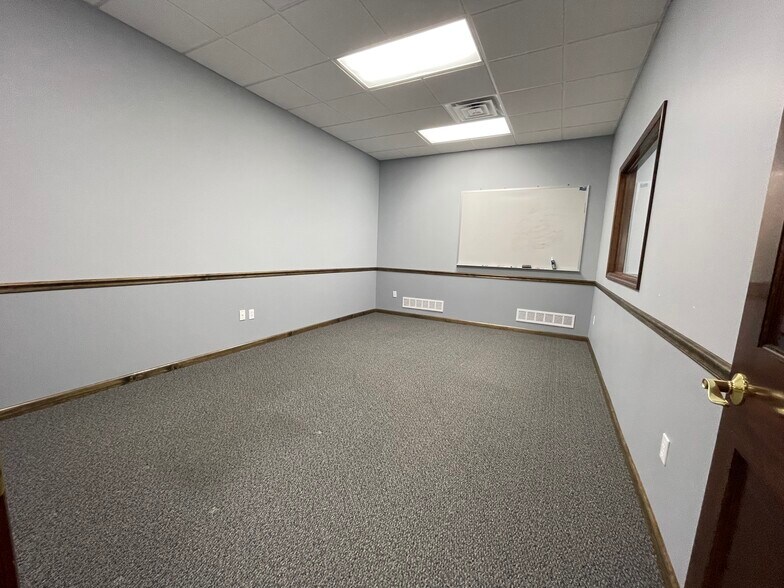 117 Cherokee St, Leavenworth, KS à louer - Photo intérieure – Image 3 sur 9