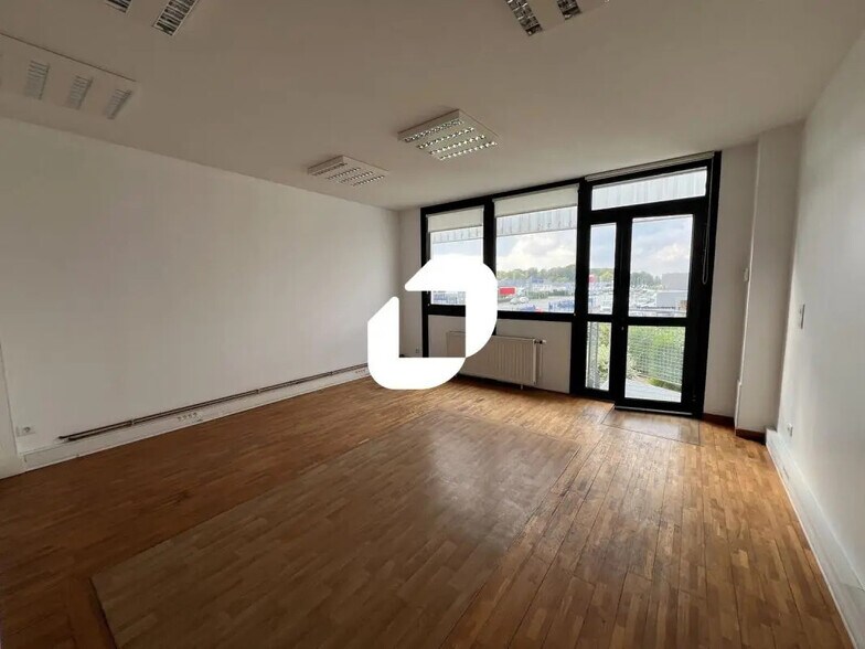 Local d’activités dans Lesquin à louer - Photo de l’immeuble – Image 3 sur 9