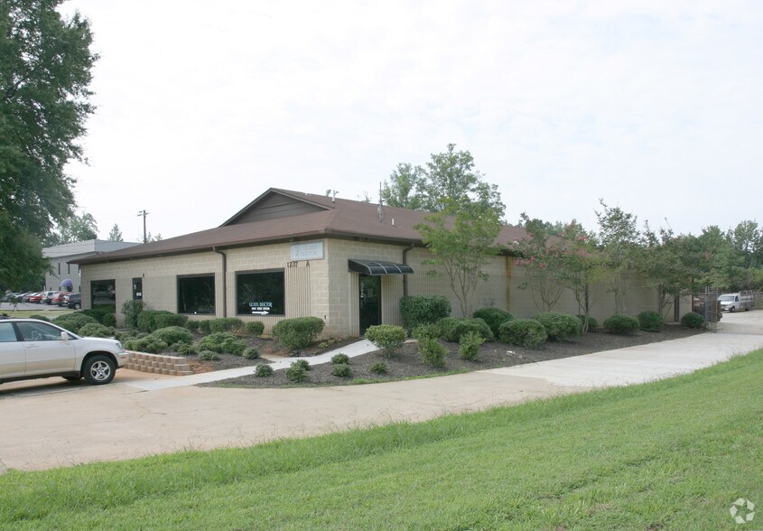 1237 Industrial Dr, Matthews, NC à vendre - Photo de l’immeuble – Image 3 sur 8