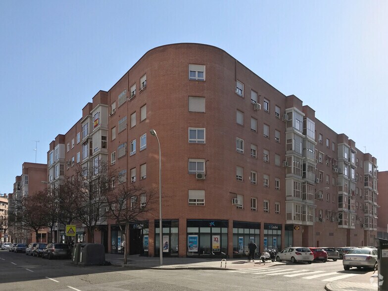 Immeuble residentiel dans Madrid, Madrid à vendre - Photo principale – Image 1 sur 1