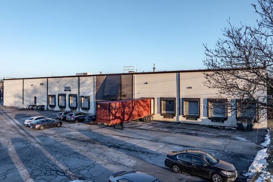 111-115 Castle Rd, Secaucus, NJ à louer - Photo principale – Image 1 sur 10