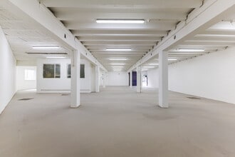 Bond Rd, Mitcham à louer Photo intérieure– Image 1 sur 3