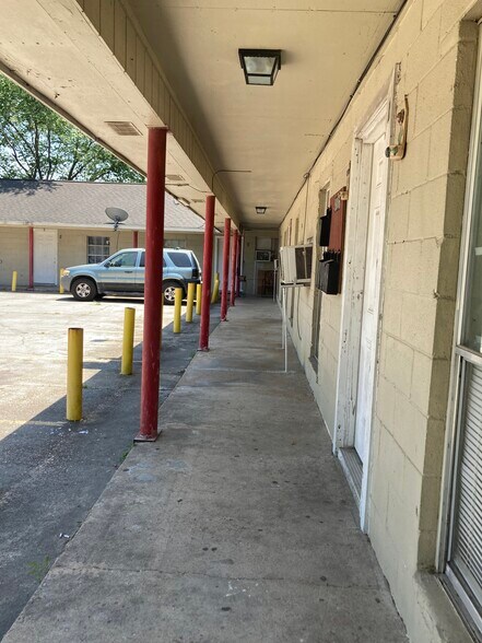 8006 Richards St, Houston, TX à vendre - Photo de l’immeuble – Image 3 sur 6