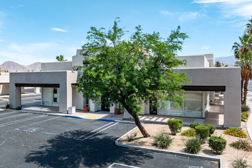 44200 Town Center Way, Palm Desert, CA à vendre - Photo de l’immeuble – Image 3 sur 5