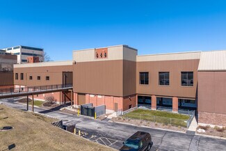 Plus de détails pour 801 S 60th St, West Allis, WI - Bureau, Local d'activités à louer