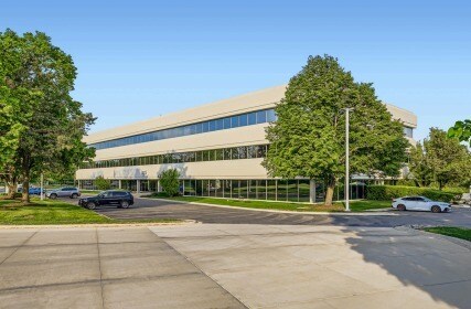 1225 Corporate Blvd, Aurora, IL à vendre - Photo de l’immeuble – Image 3 sur 21