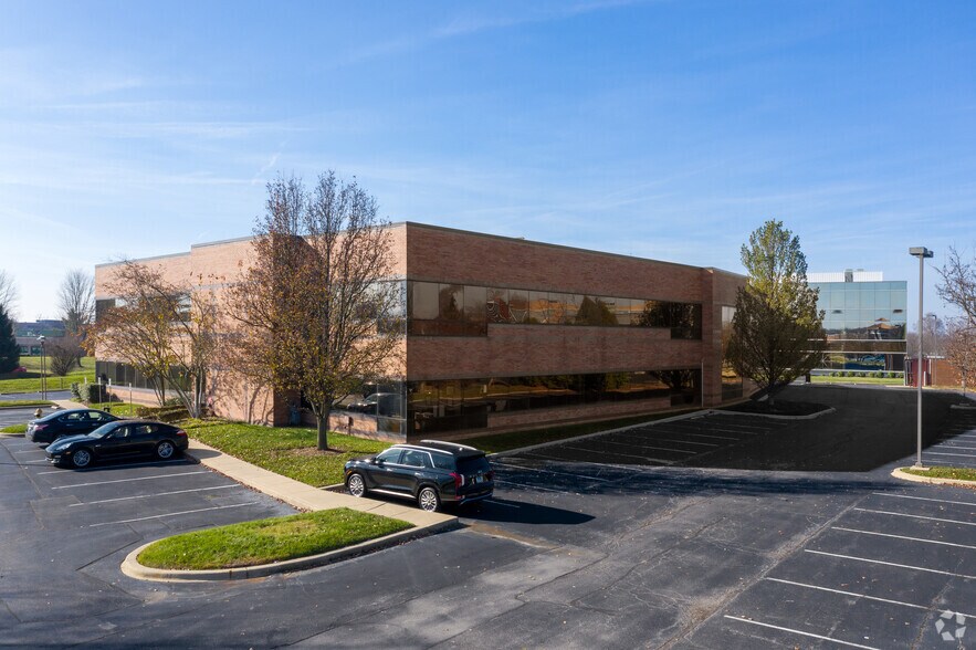 9780 Ormsby Station Rd, Louisville, KY à louer - Photo de l’immeuble – Image 3 sur 22
