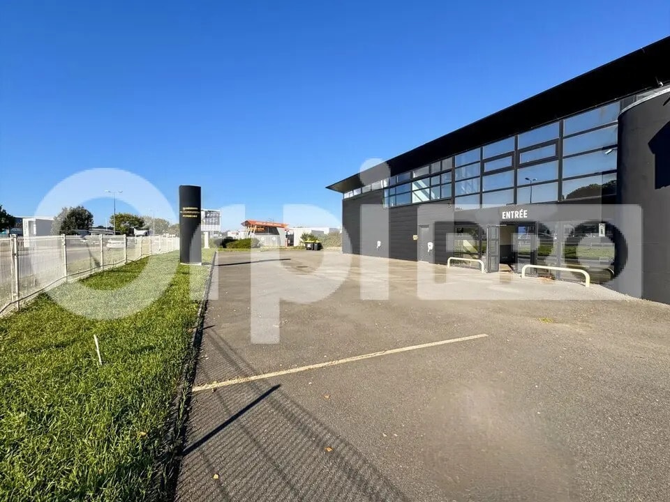 Local commercial dans Aytré à louer Photo de l’immeuble– Image 1 sur 2