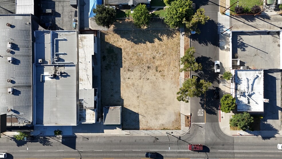 4201-4207 W Magnolia Blvd, Burbank, CA à vendre - Photo de l’immeuble – Image 3 sur 11