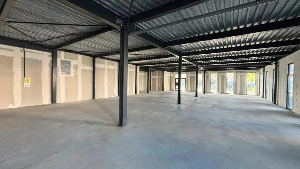 44 Rue Pierre Curie, Plaisir à louer - Photo de l’immeuble – Image 1 sur 6