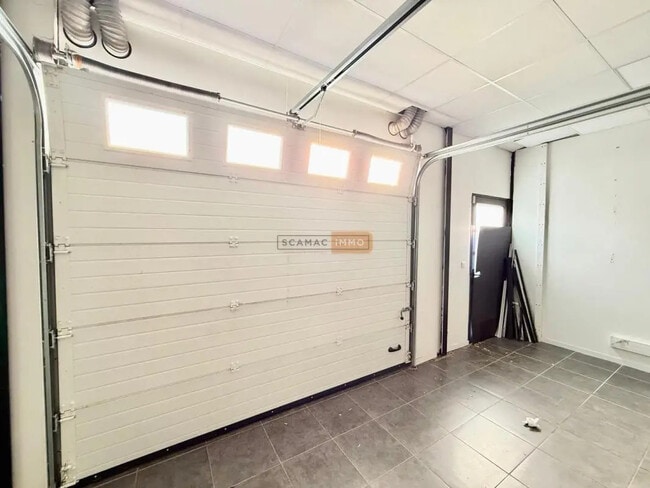 Plus de détails pour Bureau, Local d'activités à louer