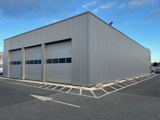 Plus de détails pour Local d'activités à louer