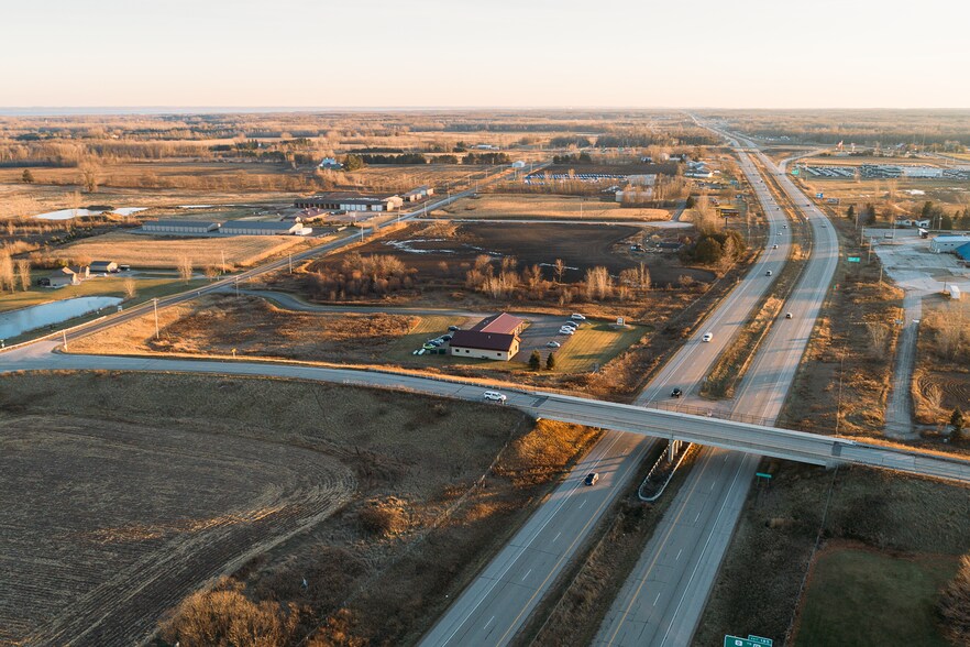 2839 E Frontage Rd, Abrams, WI à louer - Photo de l’immeuble – Image 3 sur 7