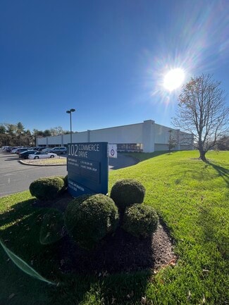 Plus de détails pour 102 Commerce Dr, Moorestown, NJ - Industriel/Logistique à louer