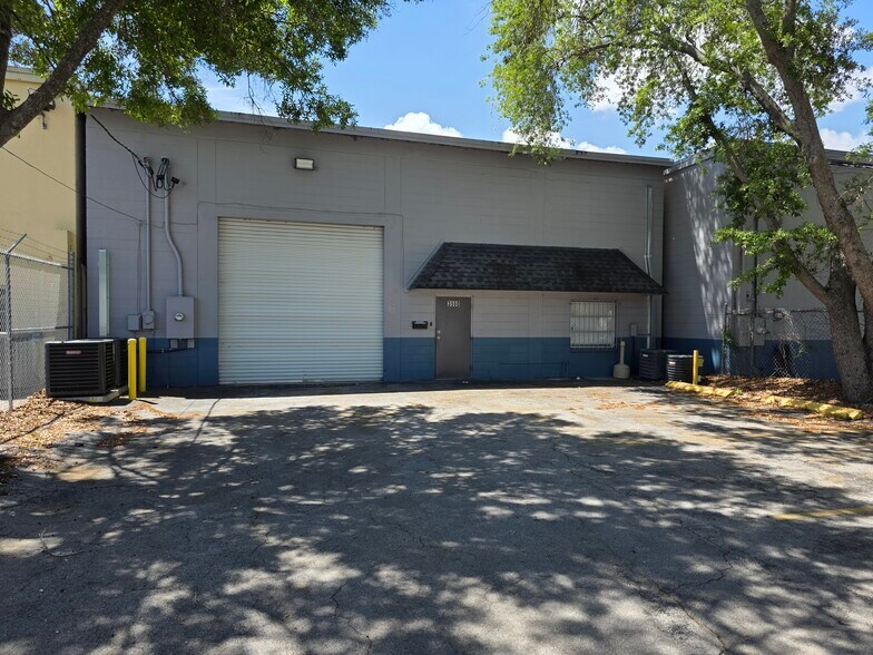 3550 N Morris St, Saint Petersburg, FL à louer - Photo de l’immeuble – Image 1 sur 32