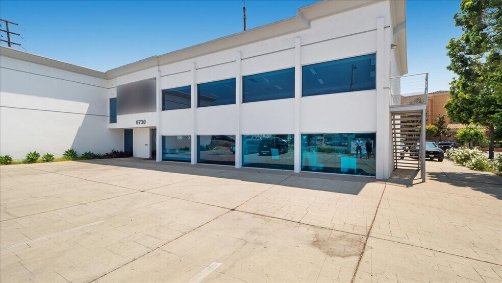 6730 E Florence Ave, Bell Gardens, CA à vendre - Photo de l’immeuble – Image 1 sur 36