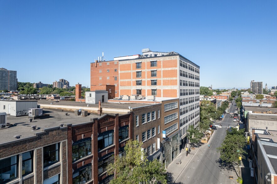 4436-4450 Boul Saint Laurent, Montréal, QC à louer - Photo de l’immeuble – Image 2 sur 3