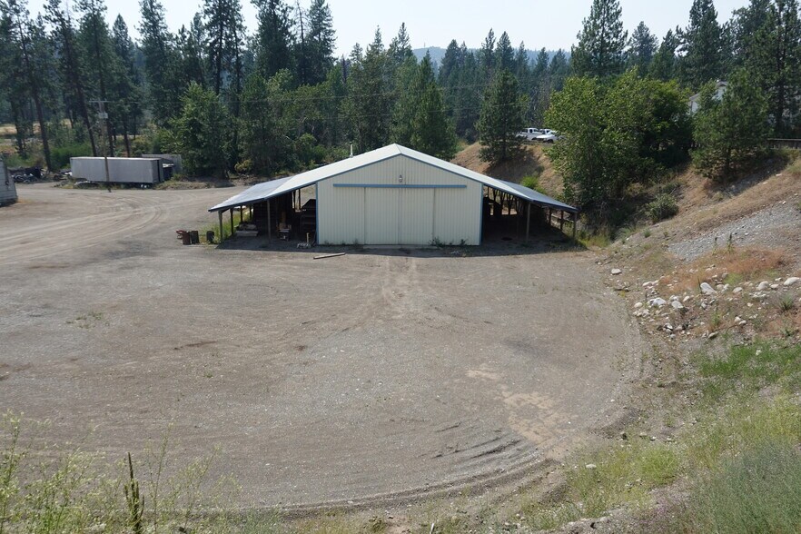 7902 N Starr Rd, Newman Lake, WA à louer - Photo de l’immeuble – Image 2 sur 9