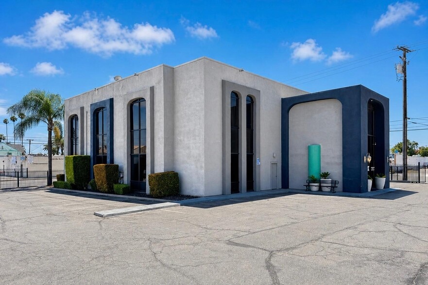 909 N D St, San Bernardino, CA à vendre - Photo de l’immeuble – Image 3 sur 50