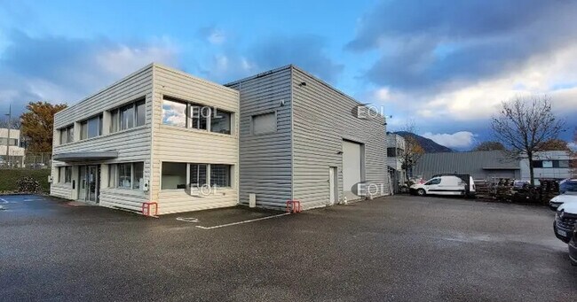 Plus de détails pour Local d’activités à vendre