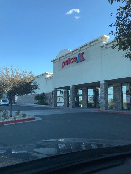 5575-5555 S Virginia St, Reno, NV à louer - Photo de l’immeuble – Image 2 sur 4