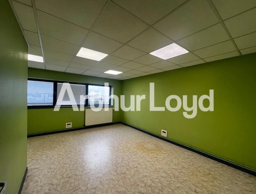 Bureau dans Carpiquet à louer Photo de l’immeuble– Image 1 sur 5