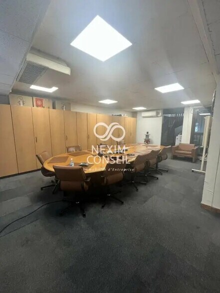 Bureau dans Courbevoie à vendre - Photo de l’immeuble – Image 2 sur 10