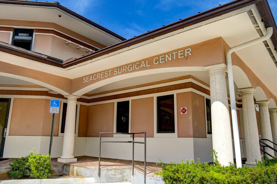 2314 Seacrest Blvd, Boynton Beach, FL à louer - Photo de l’immeuble – Image 3 sur 33