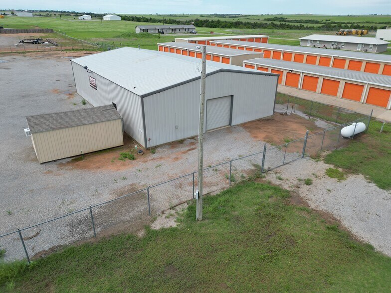 319 Airport Road, Hinton, OK à vendre - Photo de l’immeuble – Image 2 sur 20