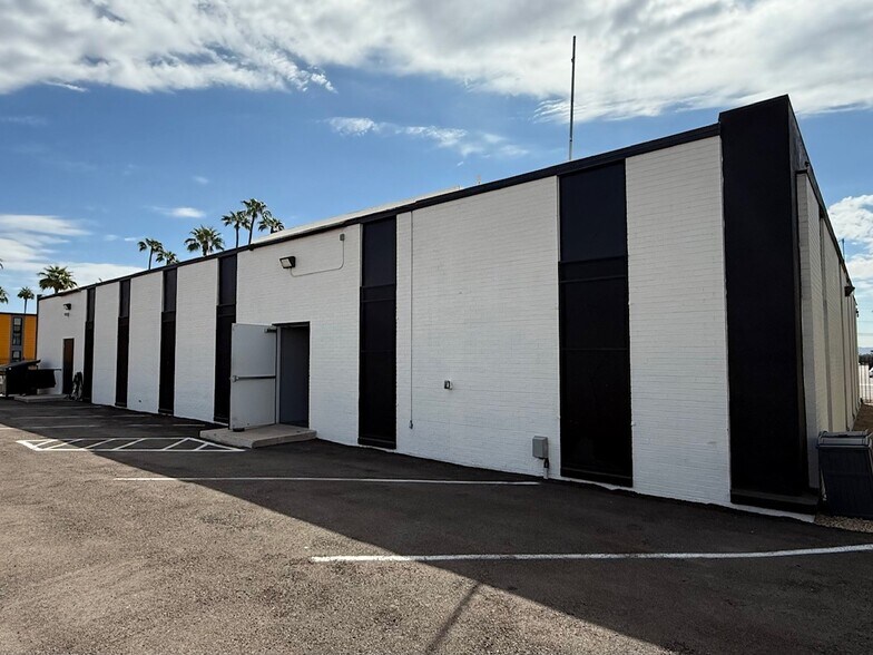 1142 W Indian School Rd, Phoenix, AZ à vendre - Photo de l’immeuble – Image 2 sur 22