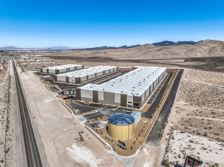 S Las Vegas Blvd, Las Vegas, NV à louer - Photo de l’immeuble – Image 1 sur 7